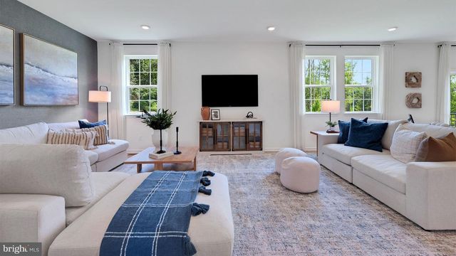 2117 ISABEL LN, Allentown, PA 18103