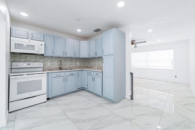 668 Snead Circle, West Palm Beach, FL 33413