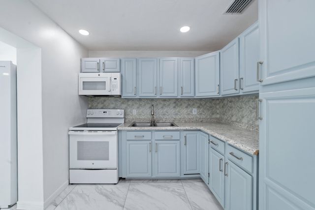 668 Snead Circle, West Palm Beach, FL 33413