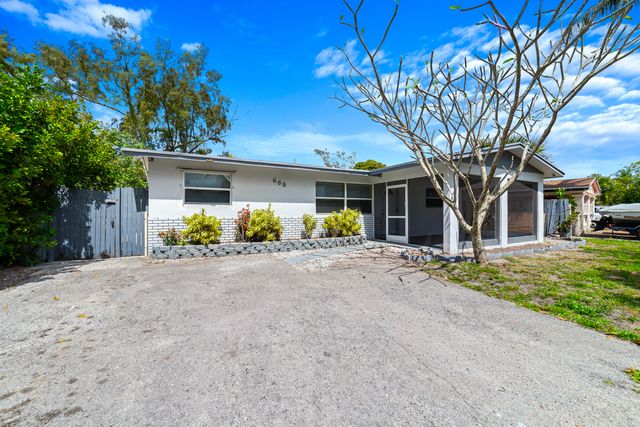 668 Snead Circle, West Palm Beach, FL 33413