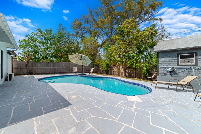 668 Snead Circle, West Palm Beach, FL 33413