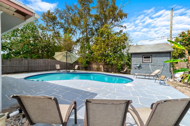 668 Snead Circle, West Palm Beach, FL 33413