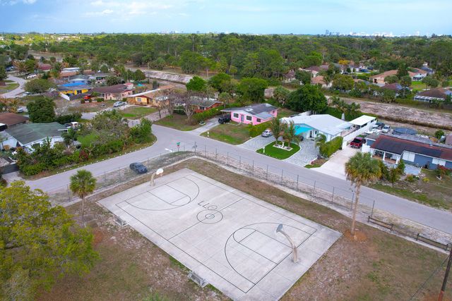 668 Snead Circle, West Palm Beach, FL 33413