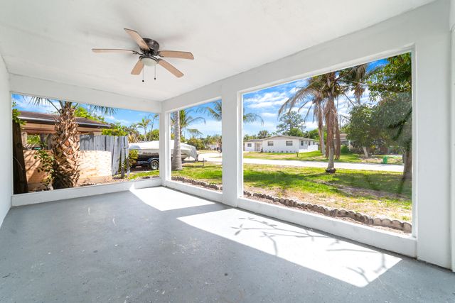 668 Snead Circle, West Palm Beach, FL 33413