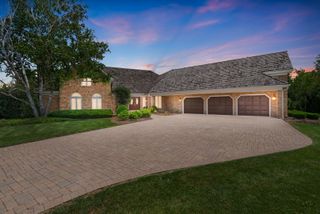 1003 Midwest Club Parkway, Oak Brook, IL 60523