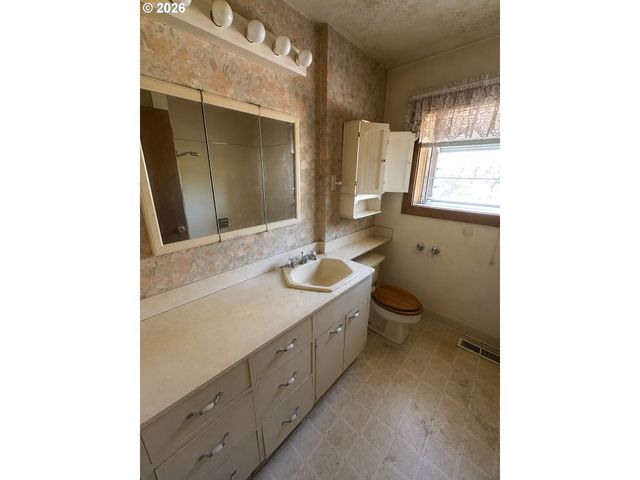 3015 Se 143RD Ave, Portland, OR 97236