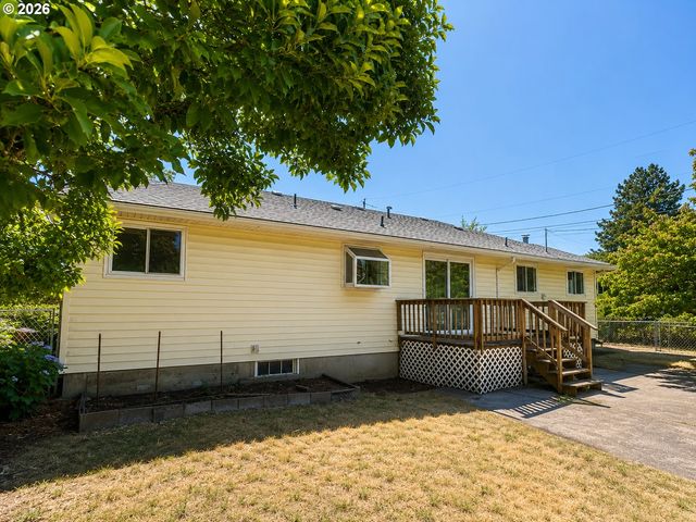 3015 Se 143RD Ave, Portland, OR 97236