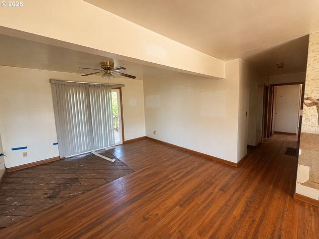 3015 Se 143RD Ave, Portland, OR 97236