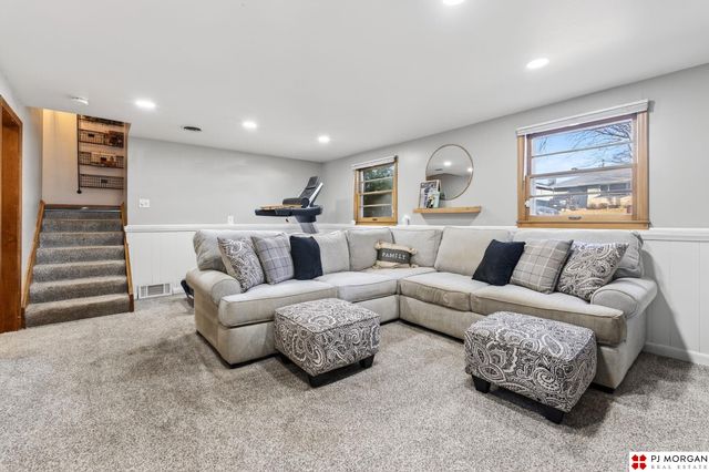 2604 S 48th Avenue, Omaha, NE 68106