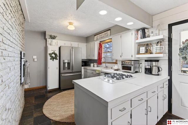 2604 S 48th Avenue, Omaha, NE 68106