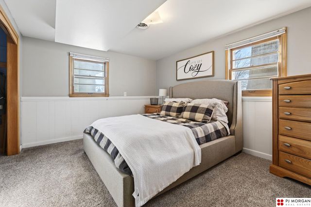 2604 S 48th Avenue, Omaha, NE 68106