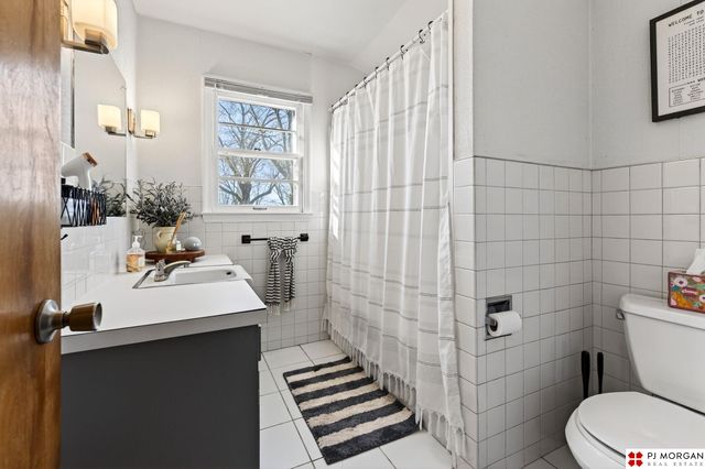 2604 S 48th Avenue, Omaha, NE 68106