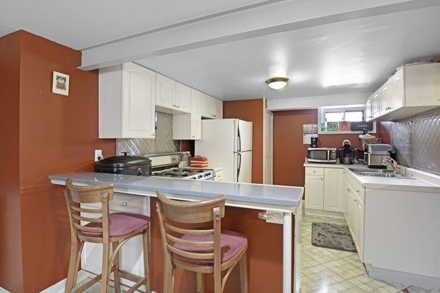 7466 W Gregory Street, Chicago, IL 60656