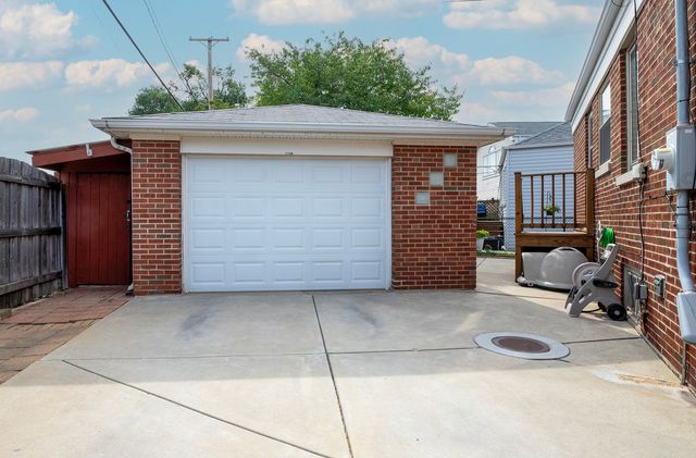 7466 W Gregory Street, Chicago, IL 60656