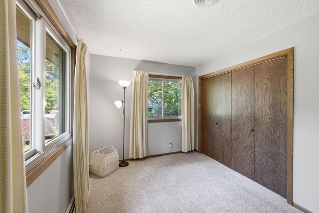 701 N Brookview Lane SW, Isanti, MN 55040