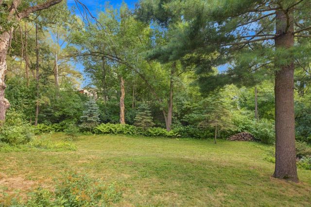 701 N Brookview Lane SW, Isanti, MN 55040