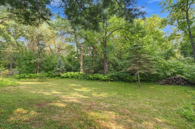 701 N Brookview Lane SW, Isanti, MN 55040