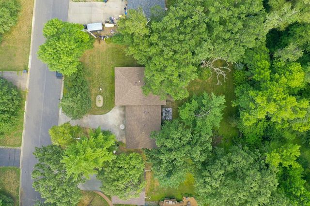701 N Brookview Lane SW, Isanti, MN 55040