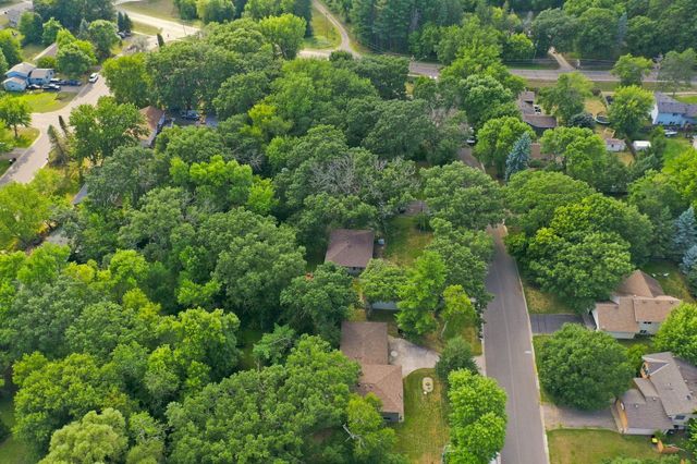 701 N Brookview Lane SW, Isanti, MN 55040