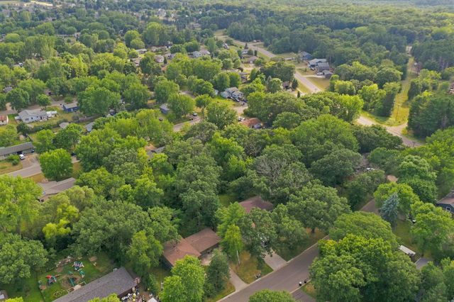 701 N Brookview Lane SW, Isanti, MN 55040