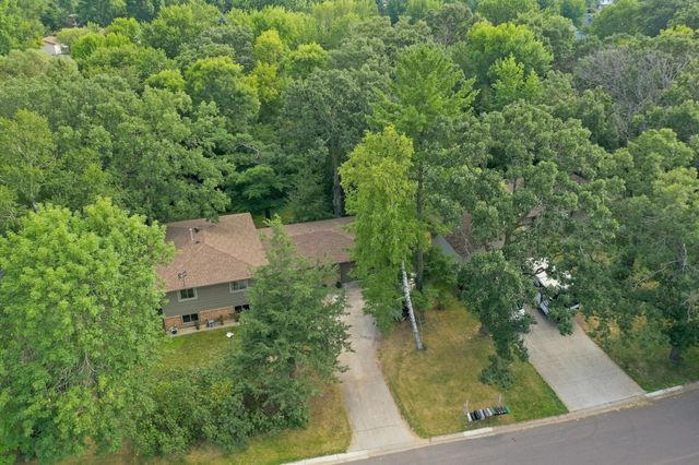 701 N Brookview Lane SW, Isanti, MN 55040