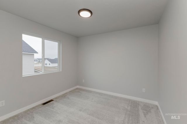 3660 E Jamestown Dr, Nampa, ID 83686