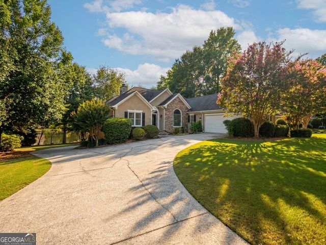 220 Youngs Circle, Fayetteville, GA 30215