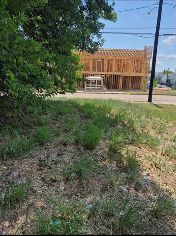 3409 Holman Street, Houston, TX 77004