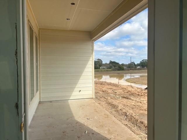 497 Hunters Crossing Drive, Sealy, TX 77474