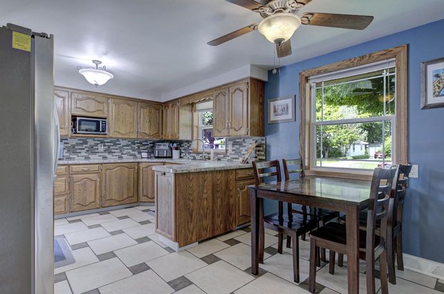 2320 S GREENVIEW STREET, Appleton, WI 54915
