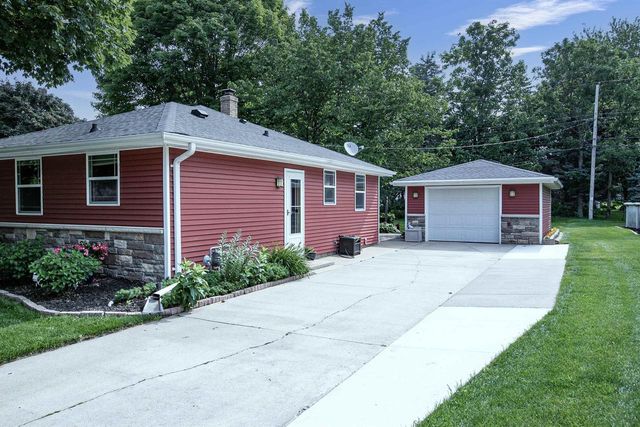 2320 S GREENVIEW STREET, Appleton, WI 54915