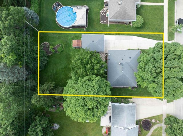 2320 S GREENVIEW STREET, Appleton, WI 54915