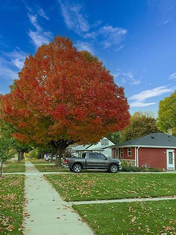 2320 S GREENVIEW STREET, Appleton, WI 54915