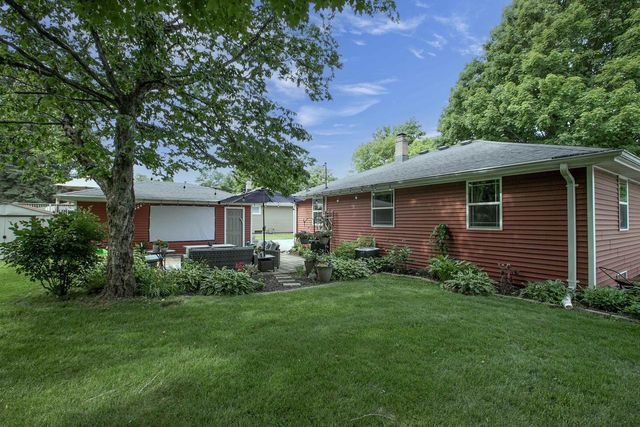 2320 S GREENVIEW STREET, Appleton, WI 54915