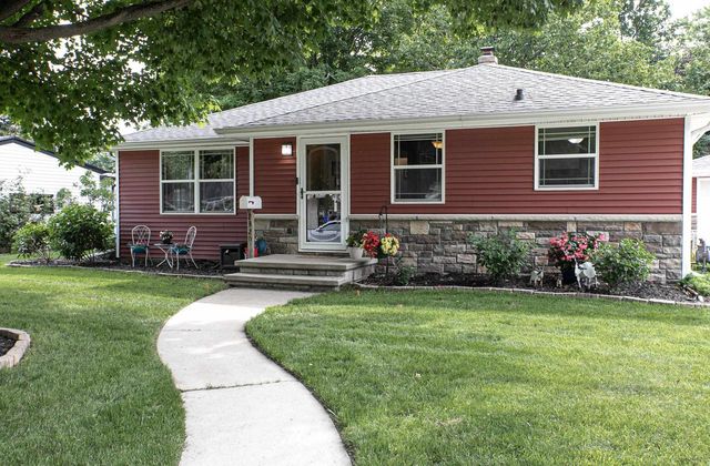 2320 S GREENVIEW STREET, Appleton, WI 54915