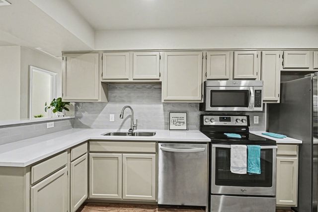 6113 Haley Lane, Fort Worth, TX 76132