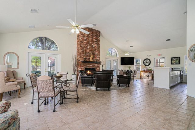 6113 Haley Lane, Fort Worth, TX 76132