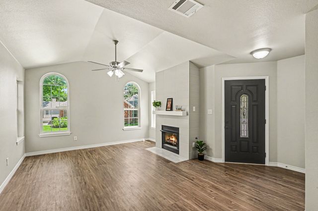 6113 Haley Lane, Fort Worth, TX 76132