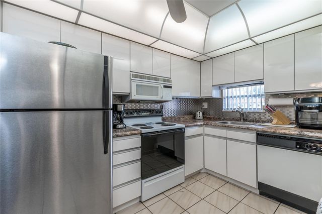 700 S Hollybrook Drive 304, Pembroke Pines, FL 33025