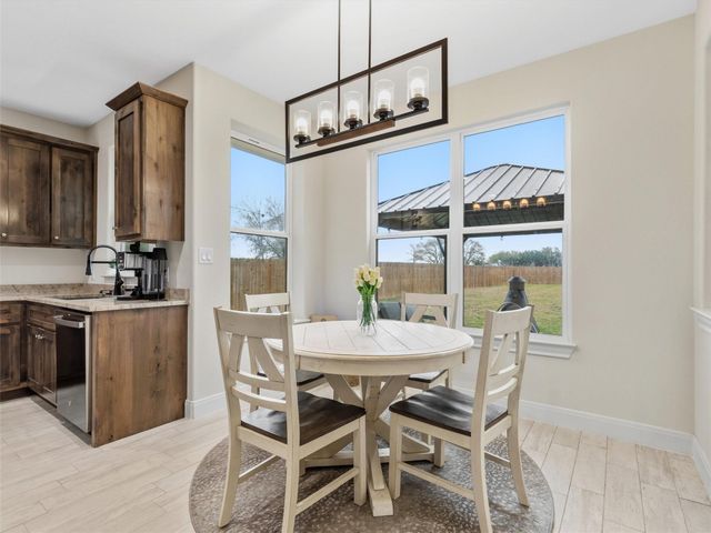 334 Webb ST, Smithville, TX 78957