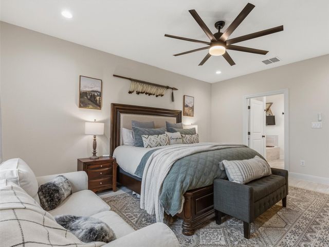 334 Webb ST, Smithville, TX 78957