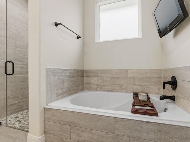 334 Webb ST, Smithville, TX 78957