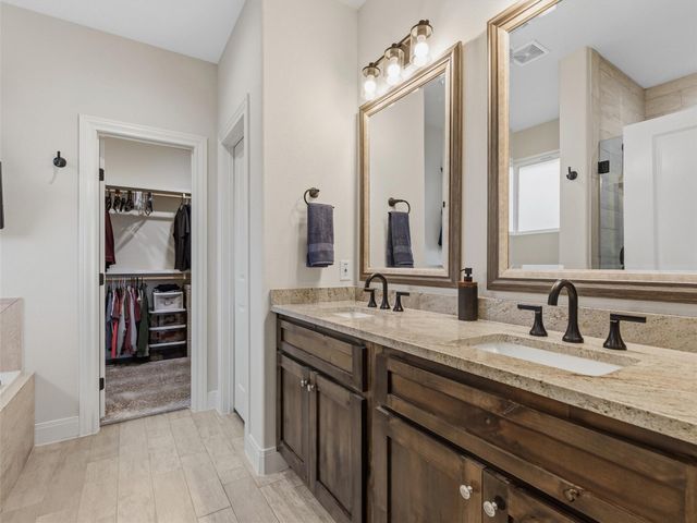 334 Webb ST, Smithville, TX 78957