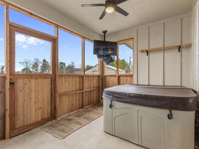 334 Webb ST, Smithville, TX 78957