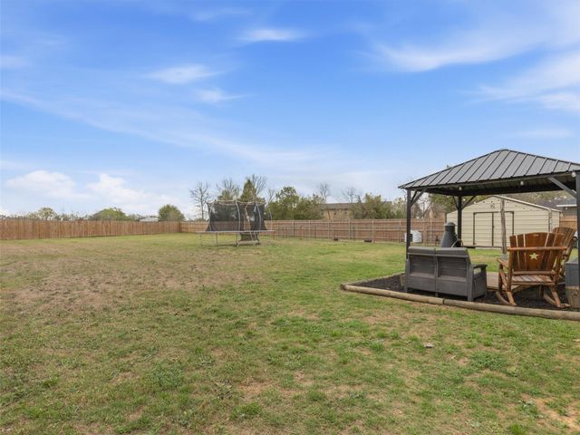 334 Webb ST, Smithville, TX 78957