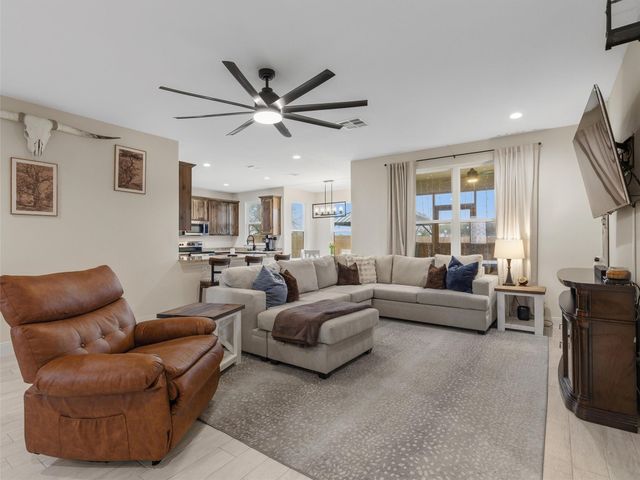 334 Webb ST, Smithville, TX 78957