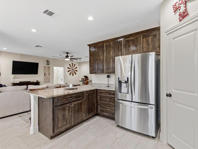 334 Webb ST, Smithville, TX 78957