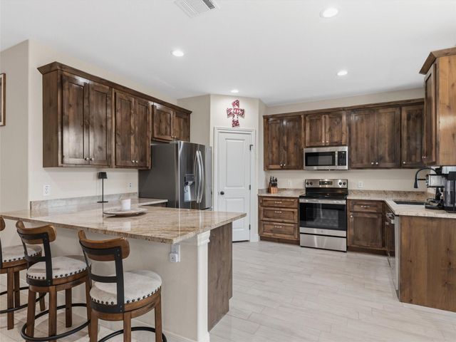 334 Webb ST, Smithville, TX 78957