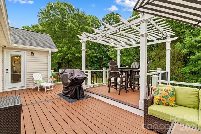 596 Maple Ridge Circle, Salisbury, NC 28147