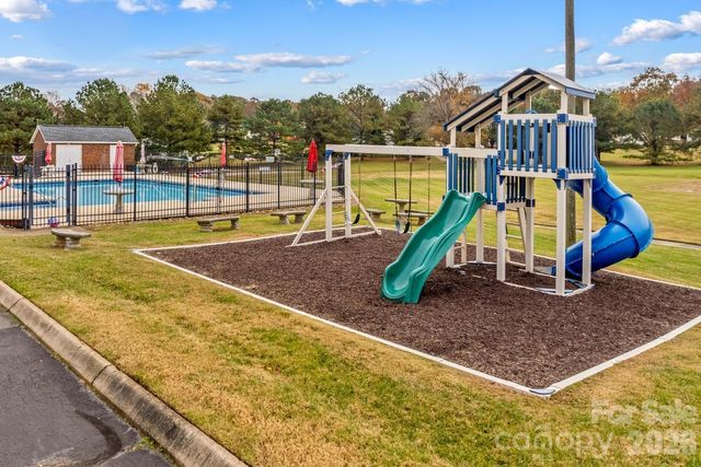 596 Maple Ridge Circle, Salisbury, NC 28147